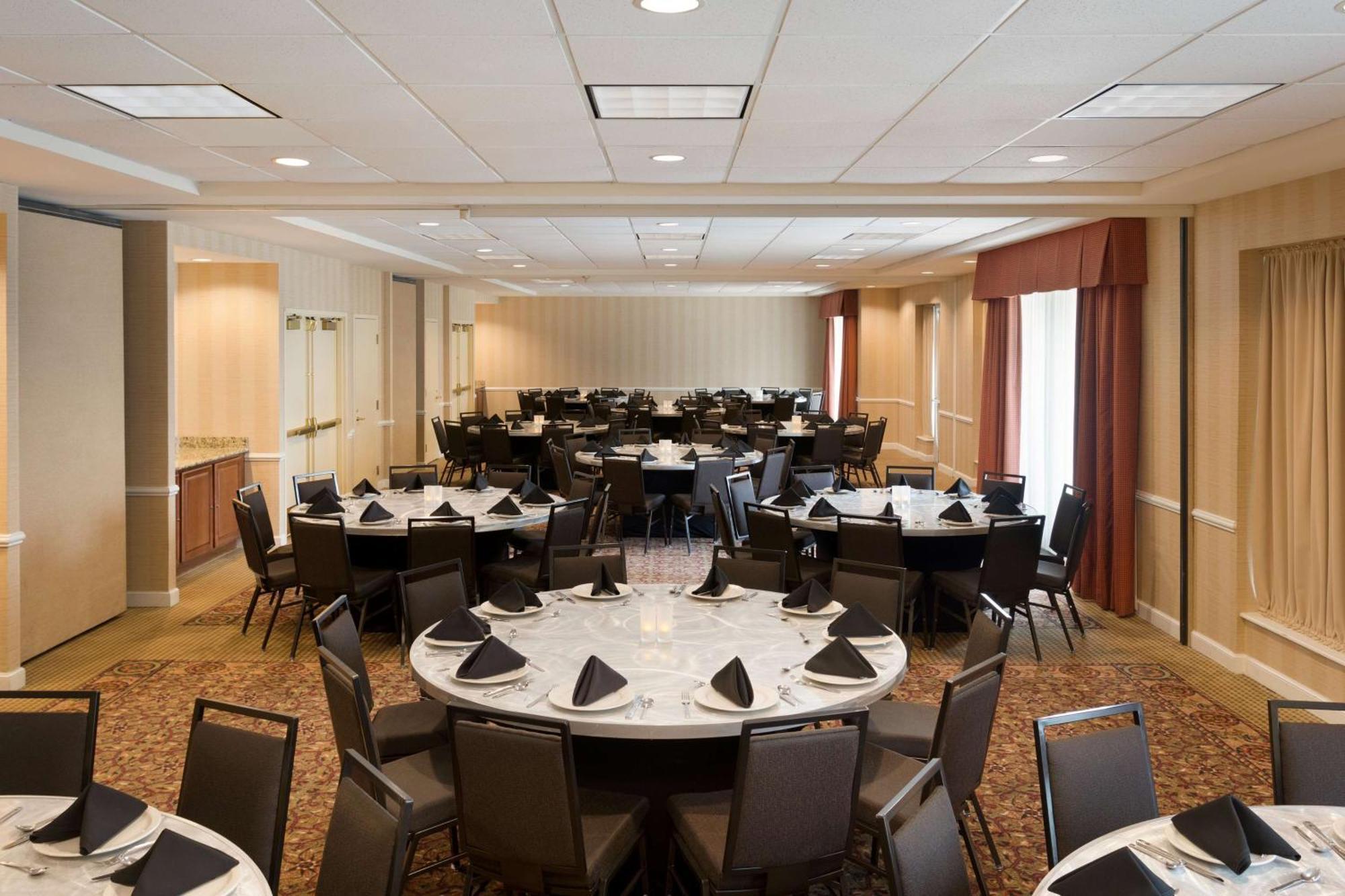 Hilton Garden Inn Oakbrook Terrace Exterior foto