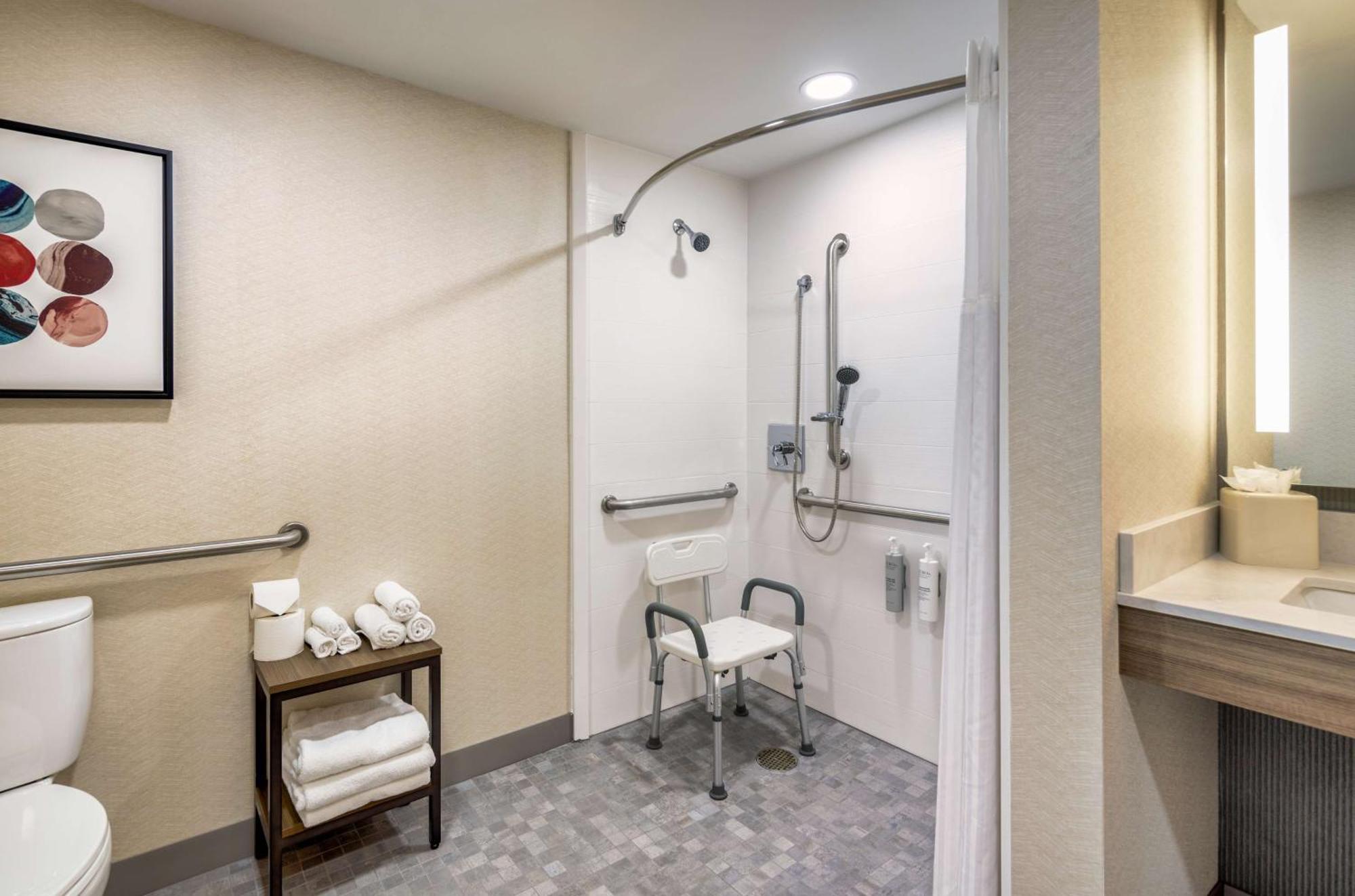 Hilton Garden Inn Oakbrook Terrace Exterior foto